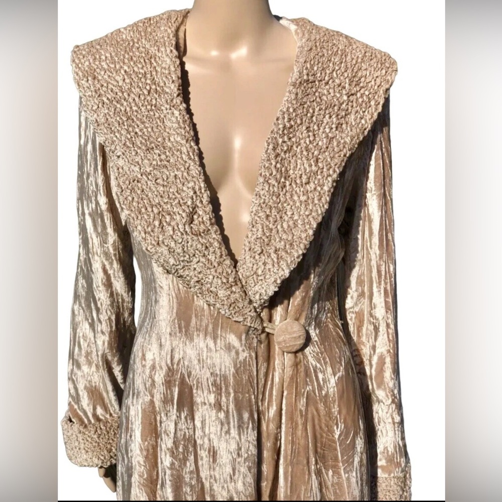Rare Vintage Chayes Beige Crushed Velvet Princess Coat Robe - Picture 3 of 14